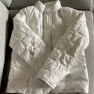 White Puffer Ski Jacket w/Attachable/Detachable Faux Fur Hood ❄️